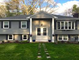 A house with a green field

Description automatically generated